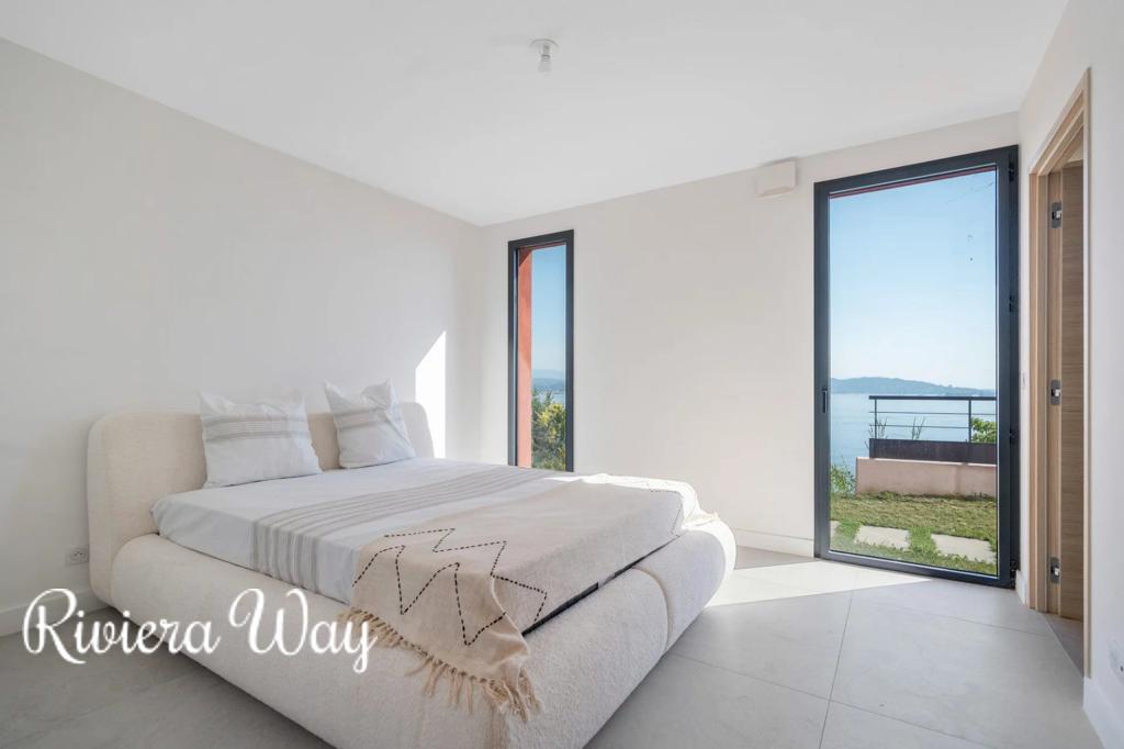 4 room apartment in Theoule-sur-Mer, photo #10, listing #106503474