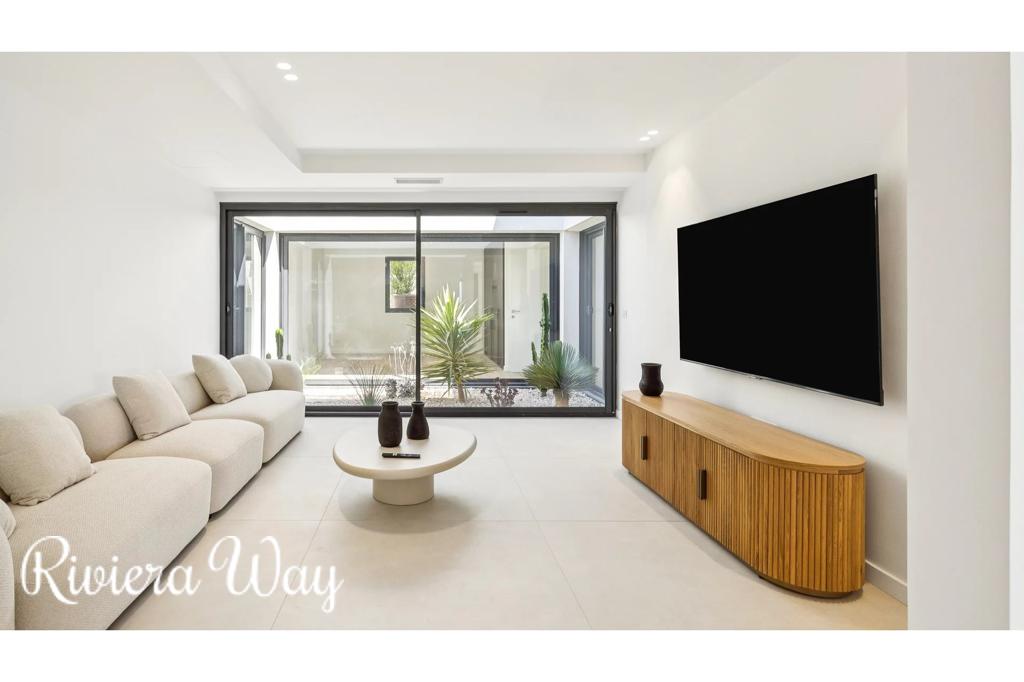 Villa in Roquebrune-sur-Argens, photo #8, listing #104480040