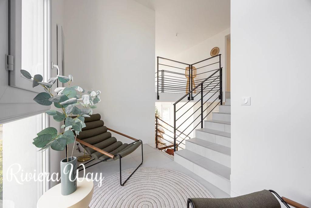 4 room apartment in Antibes, photo #6, listing #106015854