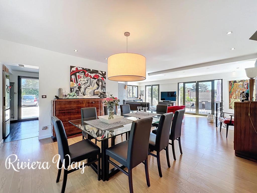 5 room villa in Mougins, photo #9, listing #102944142
