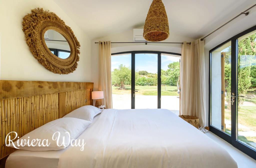 8 room villa in Grimaud, photo #7, listing #103714632