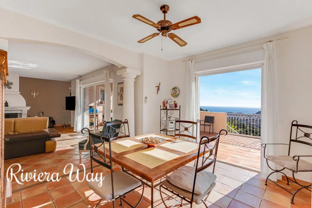 7 room villa in Cavalaire-sur-Mer, photo #8, listing #105455322
