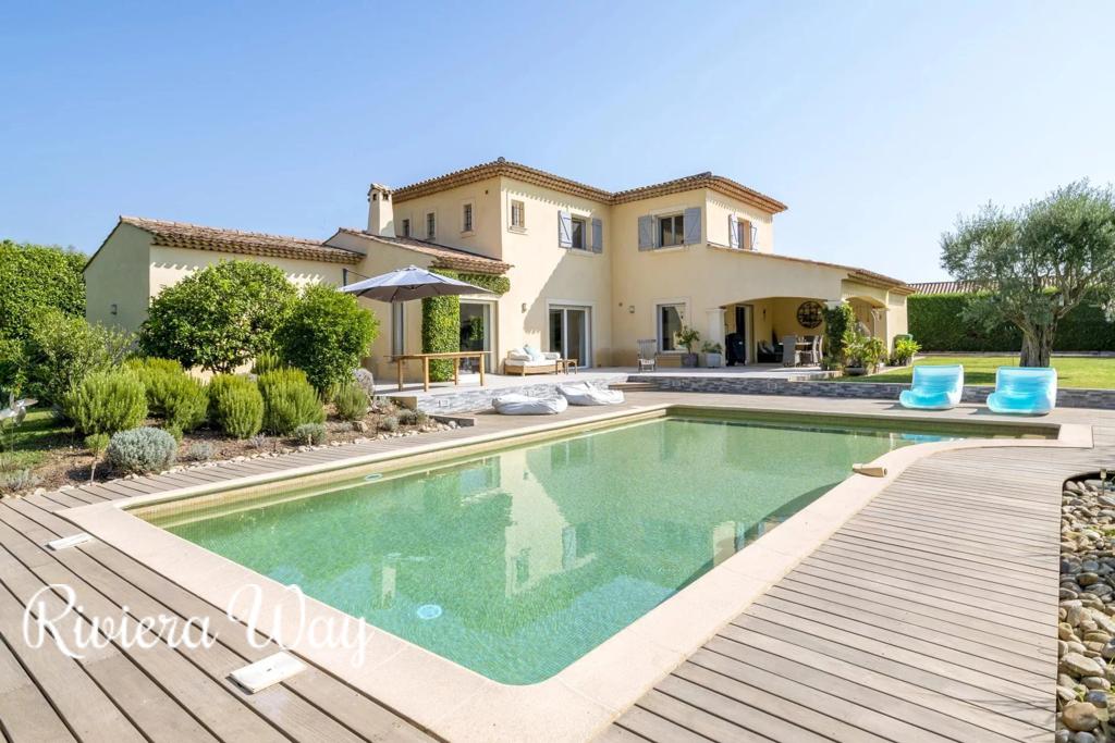6 room villa in Antibes, photo #2, listing #103435878