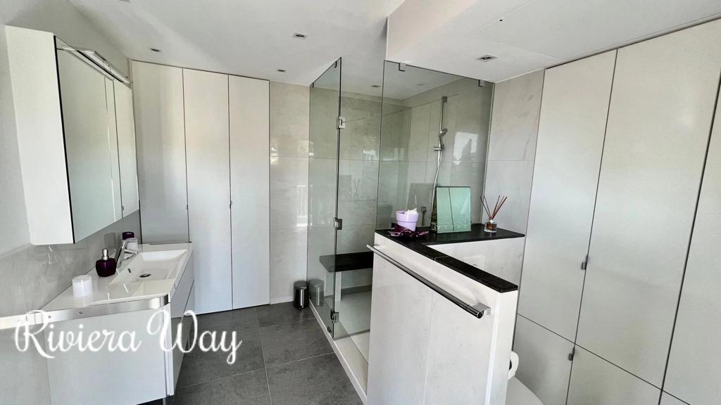 4 room apartment in Juan-les-Pins, photo #8, listing #103435374