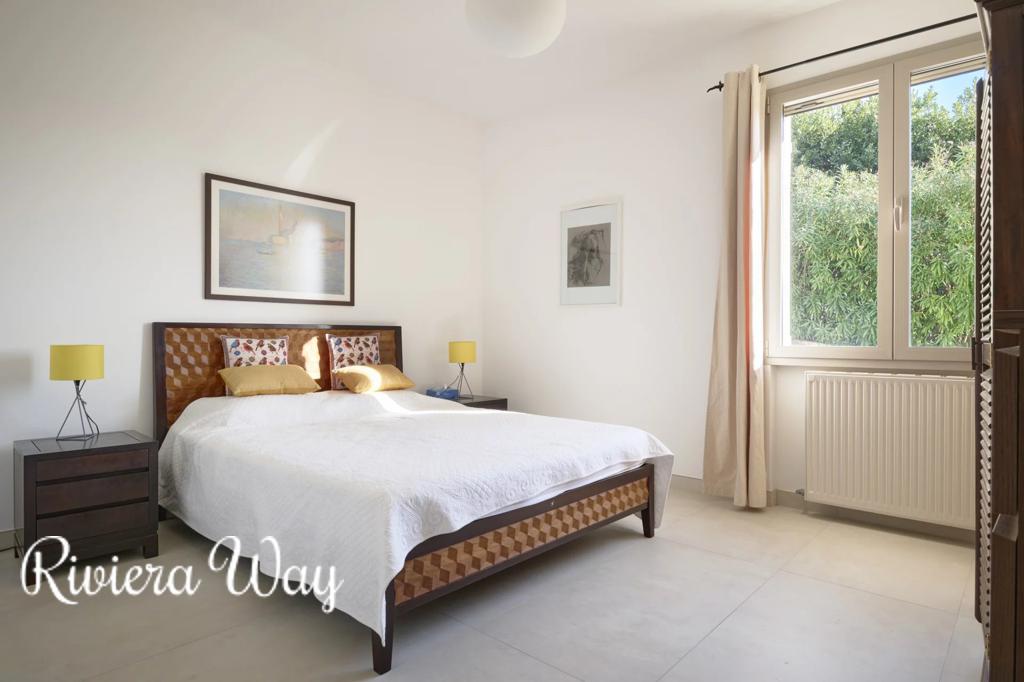 8 room villa in Cap d'Antibes, photo #6, listing #99112944