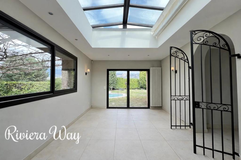 6 room villa in Le Rouret, photo #8, listing #105666540