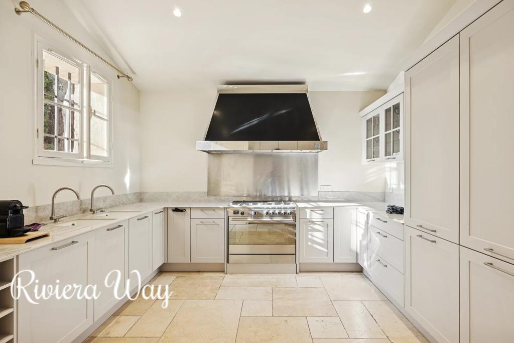 7 room villa in Cap d'Antibes, photo #2, listing #104224008