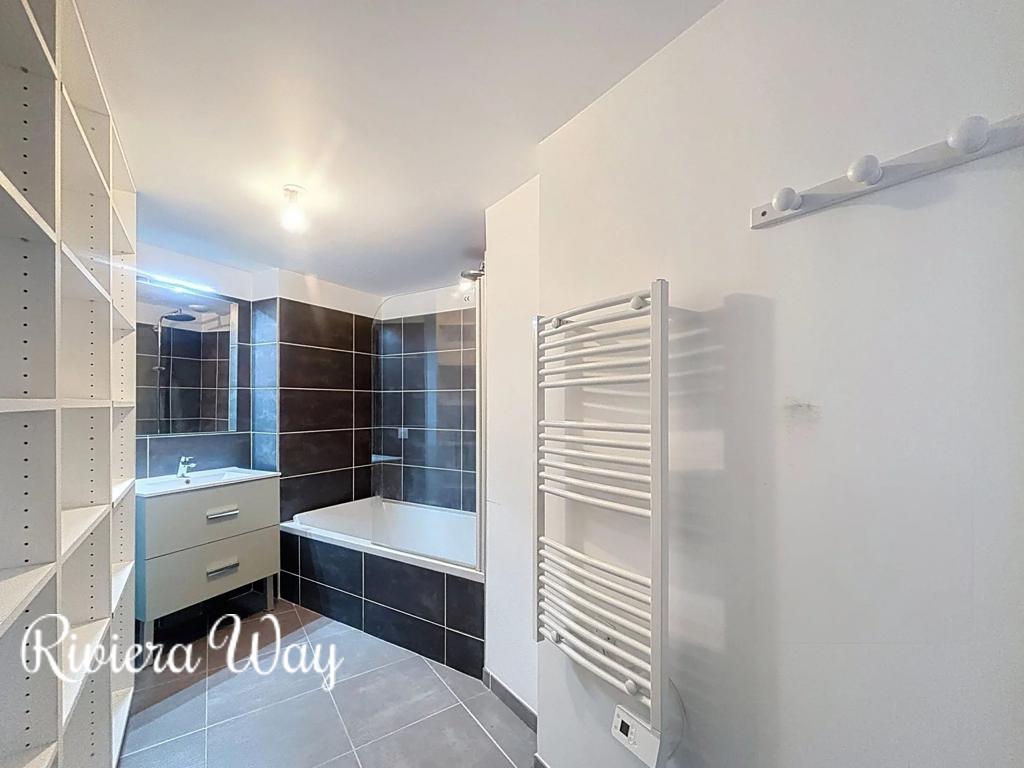 3 room apartment in Antibes, photo #10, listing #105463134