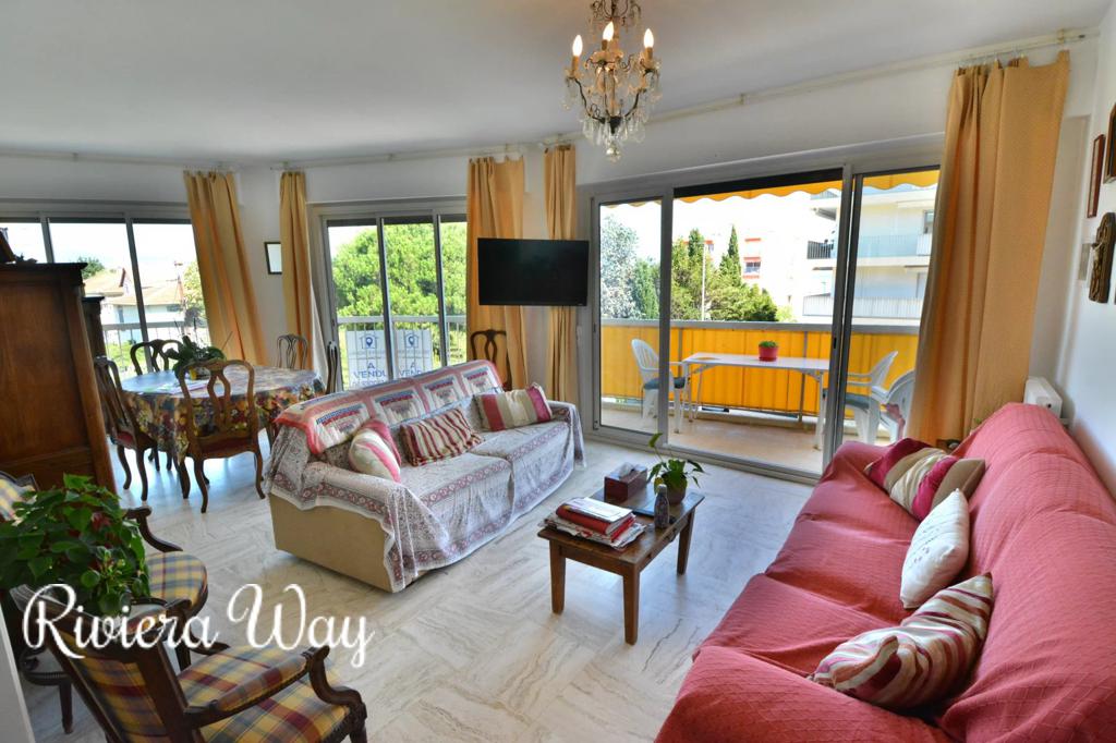 3 room apartment in Antibes, photo #5, listing #100453500