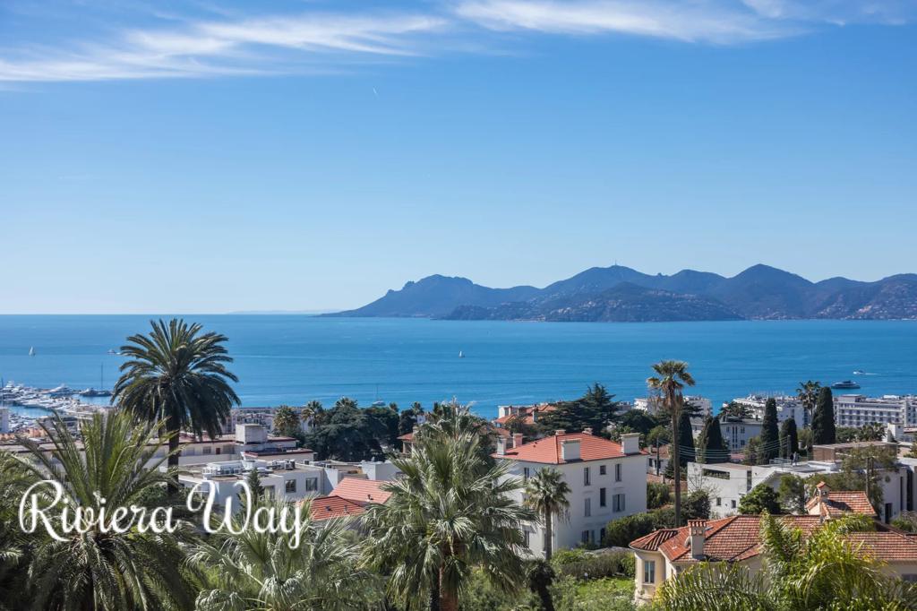 4 room apartment in Cannes, photo #3, listing #99340878
