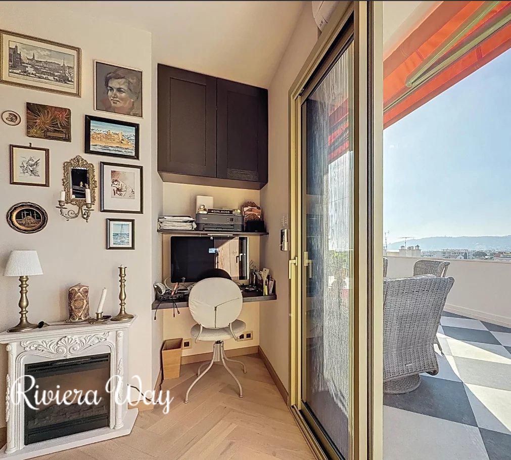 3 room apartment in Antibes, photo #9, listing #105321720