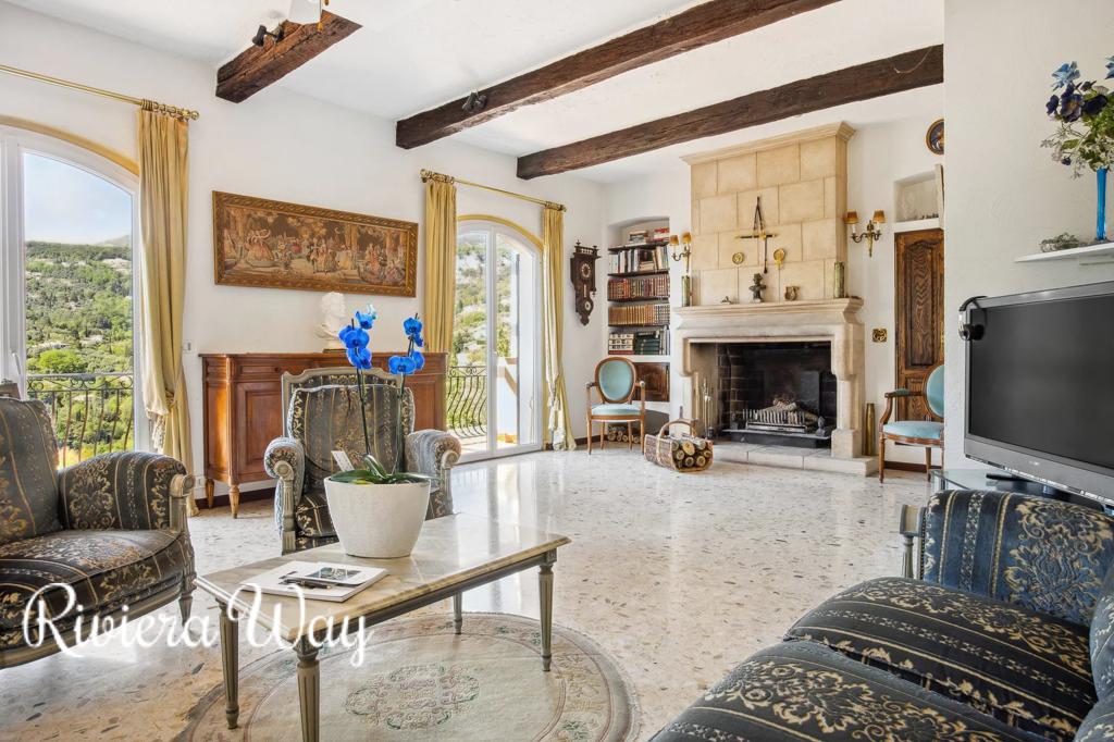 8 room villa in Grasse, photo #3, listing #99536388