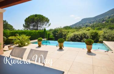 6 room villa in Chateauneuf-Grasse, 230 m²