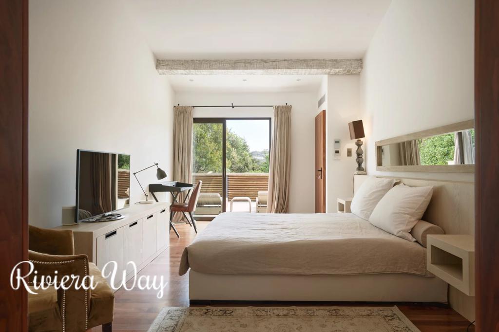 6 room villa in Saint-Tropez, photo #8, listing #102742164