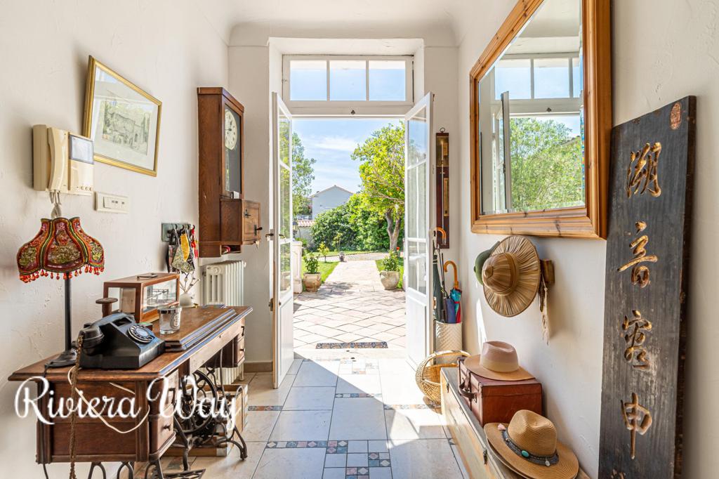 7 room villa in Cap d'Antibes, photo #3, listing #88661538