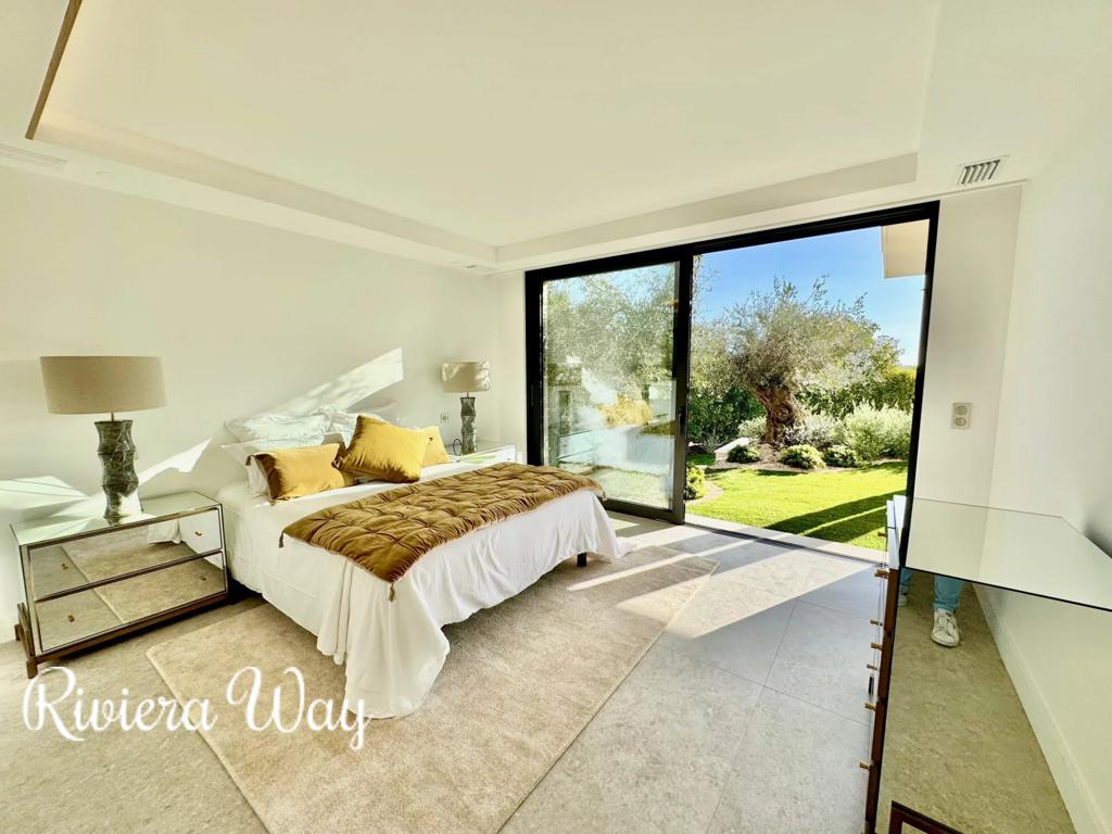 5 room villa in Sainte-Maxime, photo #10, listing #104479830