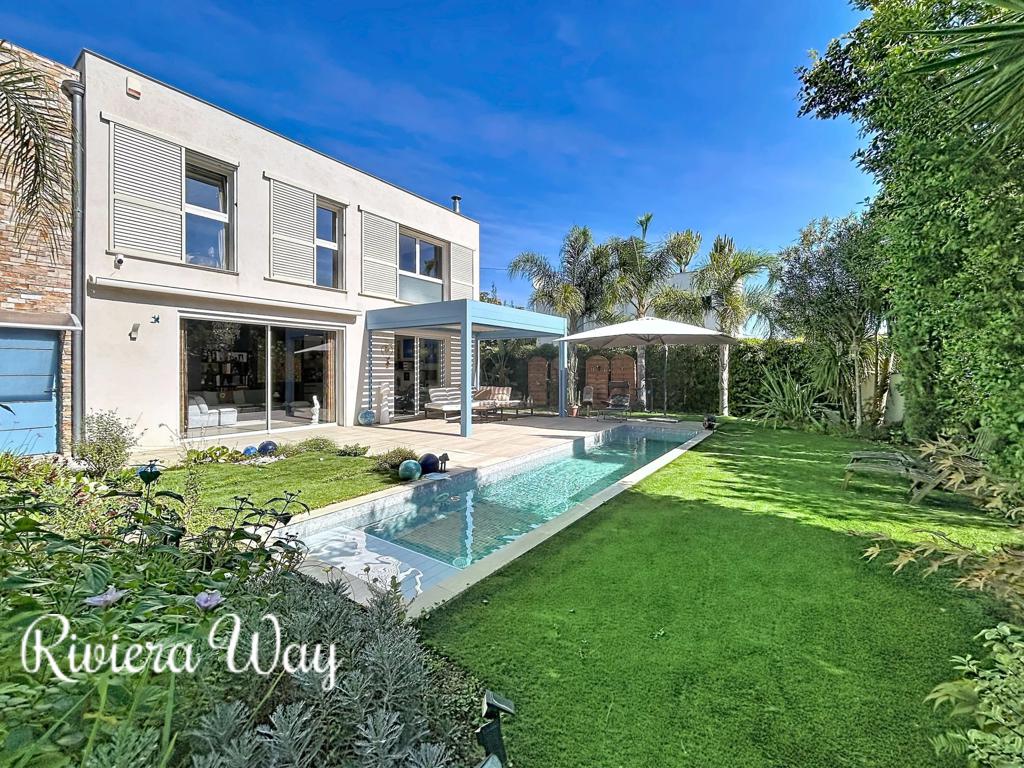 6 room villa in Cap d'Antibes, photo #1, listing #107118396