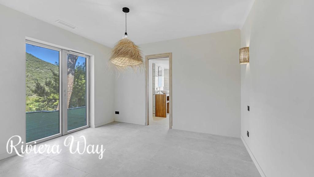 9 room villa in Cavalaire-sur-Mer, photo #4, listing #104652450