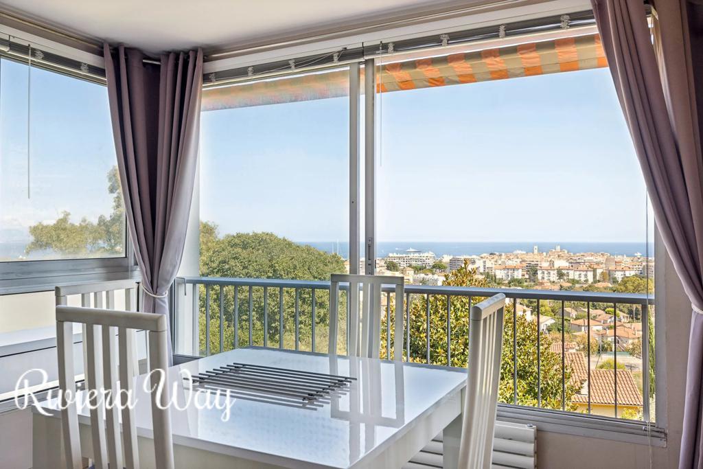 7 room apartment in Antibes, photo #3, listing #107149560
