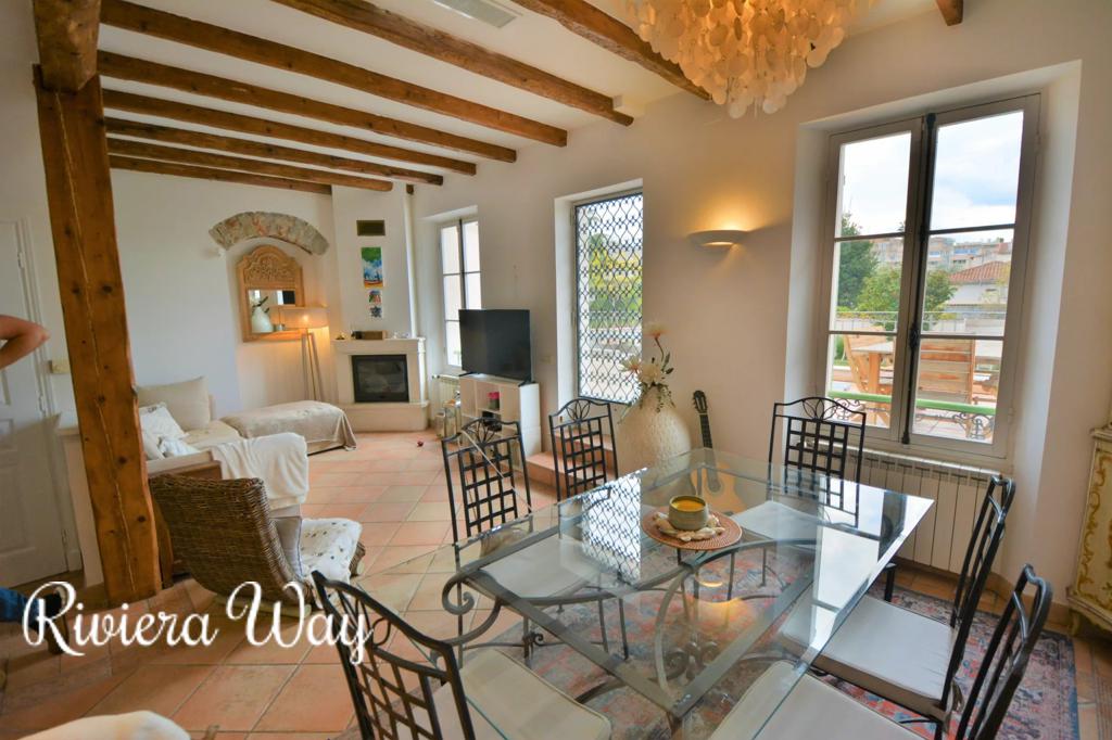 6 room villa in Golf Juan, photo #1, listing #91921872