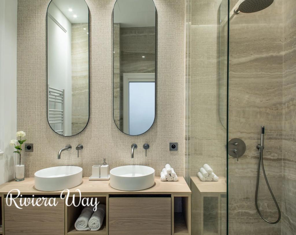 5 room apartment in Cannes, photo #5, listing #103975452