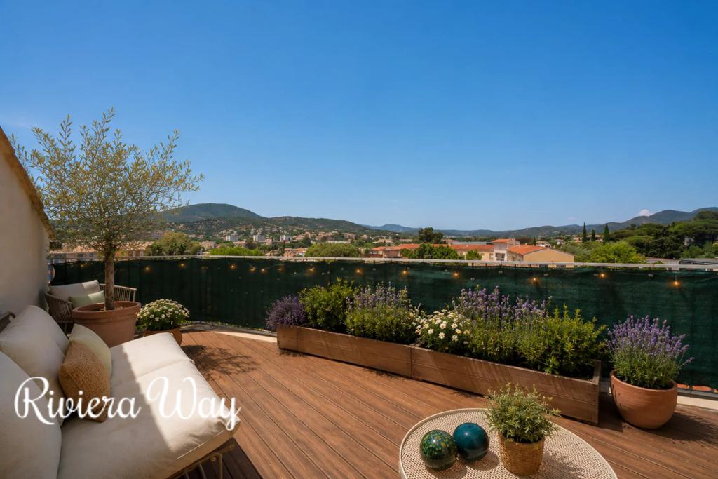 Apartment in Sainte-Maxime, photo #10, listing #106534302