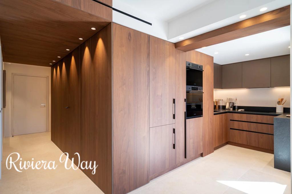 3 room apartment in Antibes, photo #3, listing #104645016