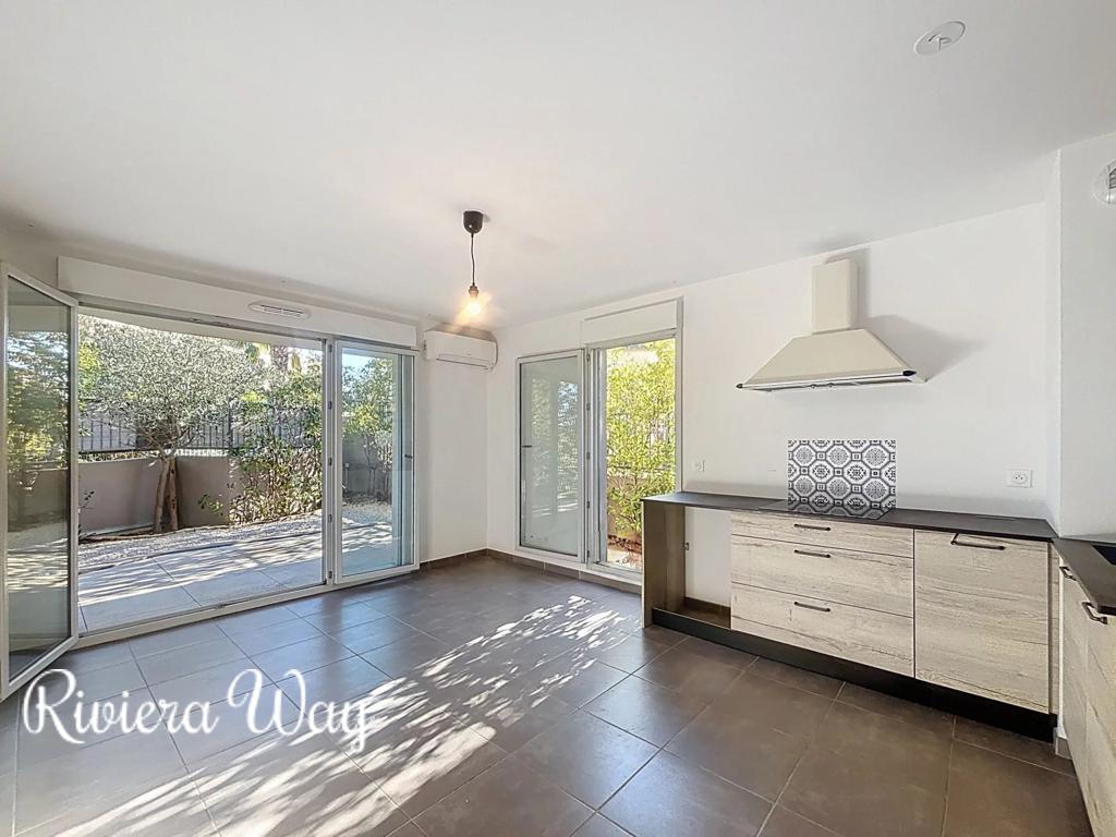 3 room apartment in Antibes, photo #1, listing #105463134