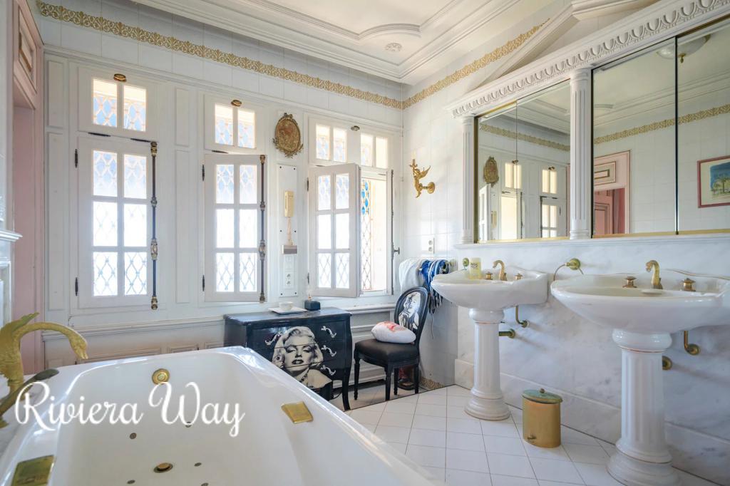 9 room villa in Saint-Raphaël, photo #7, listing #104501460