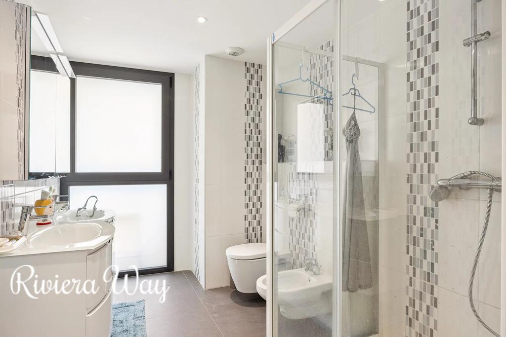 4 room apartment in Juan-les-Pins, photo #7, listing #104120772