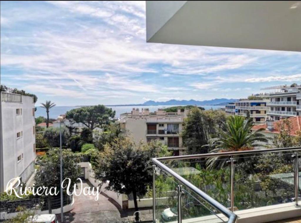 3 room apartment in Cap d'Antibes, photo #1, listing #81240684