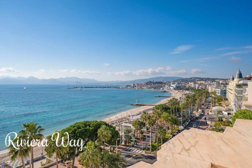 4 room apartment in Cannes, photo #7, listing #99648486