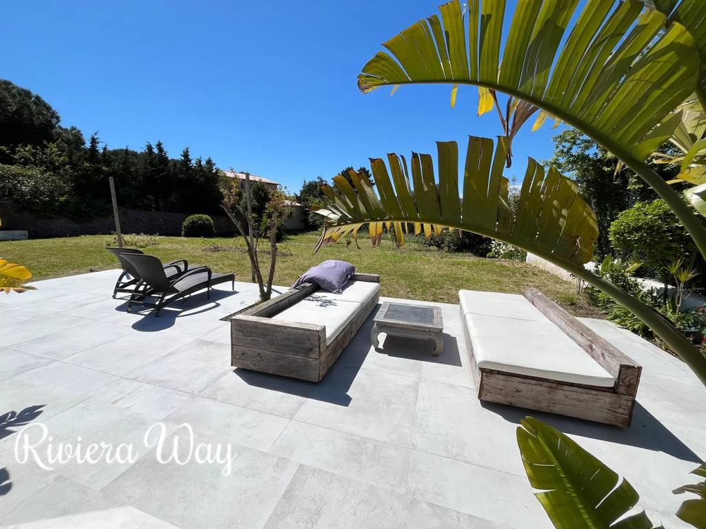 4 room villa in Cannes, photo #1, listing #102922512