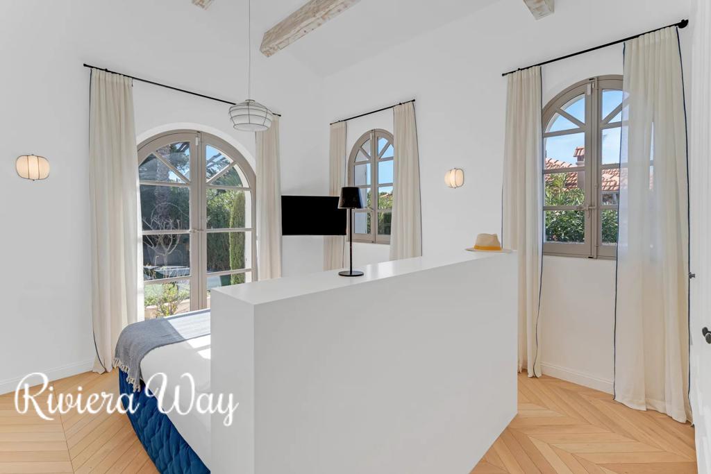 8 room villa in Saint-Tropez, photo #6, listing #105622146