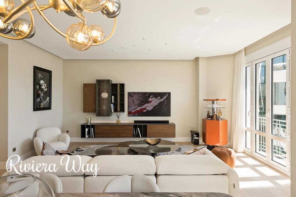 5 room apartment in Cannes, photo #2, listing #104256516