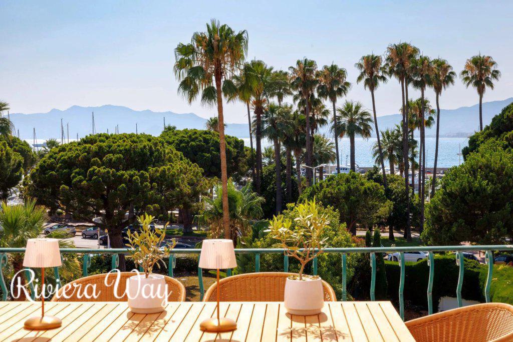 3 room apartment in Cannes, 90 m², photo #1, listing #103219452