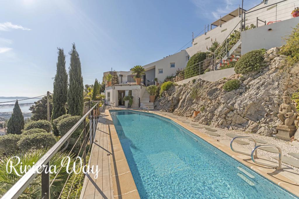 5 room villa in Hyères, photo #3, listing #105891786
