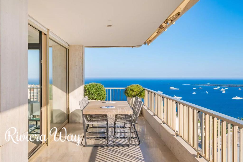 4 room apartment in Cannes, photo #3, listing #99658776