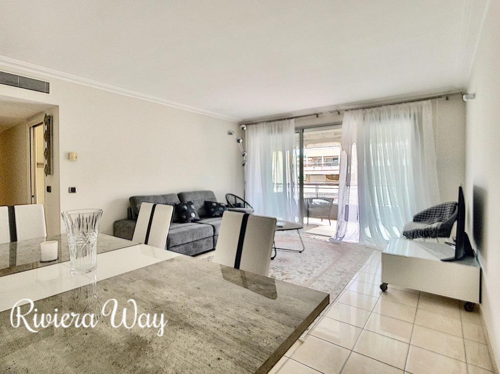 3 room apartment in Cannes, photo #3, listing #105801066