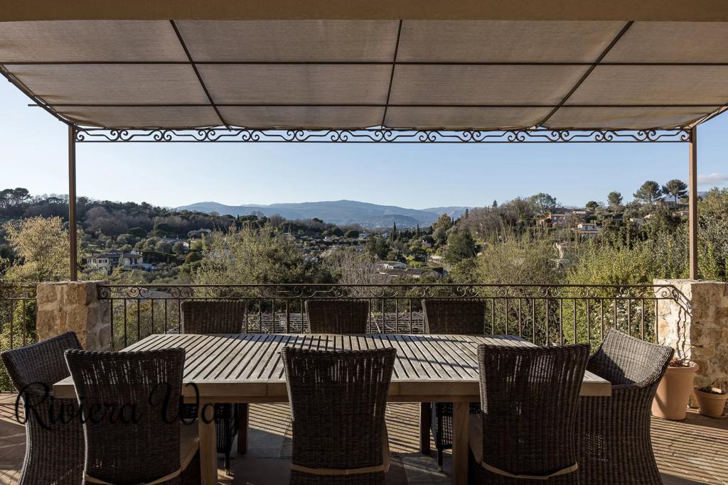 5 room villa in Mougins, photo #1, listing #87824940