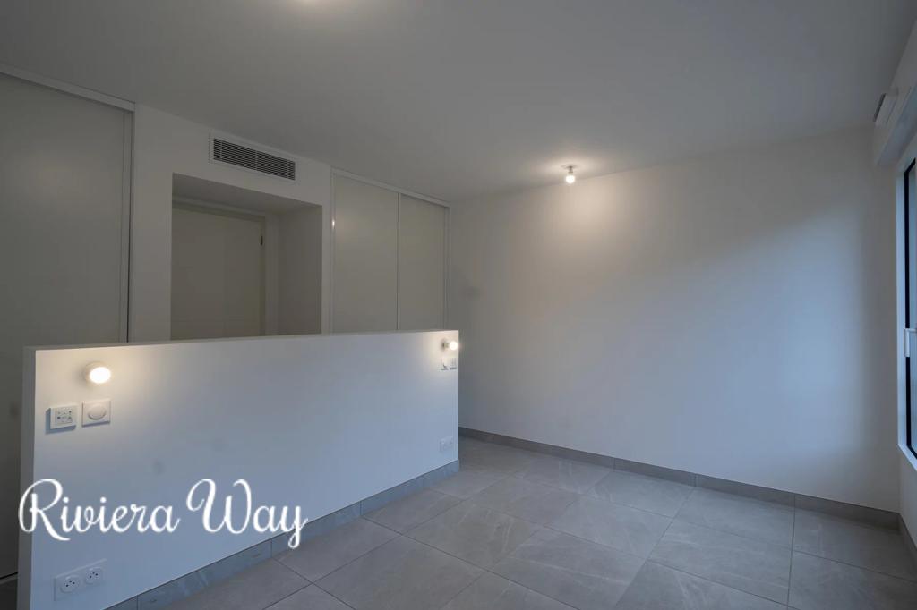 3 room penthouse in Mougins, photo #8, listing #105592620