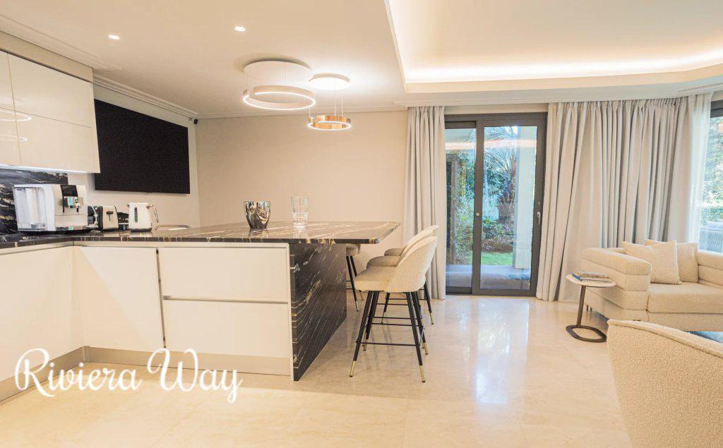 4 room apartment in Antibes, 100 m², photo #8, listing #103197444