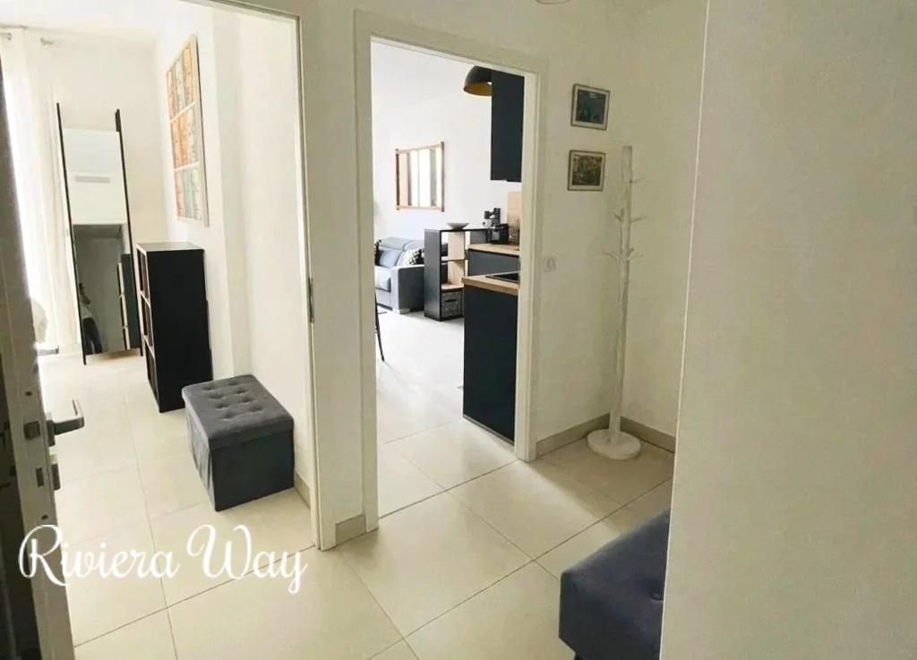 2 room apartment in Cannes, photo #7, listing #104396166
