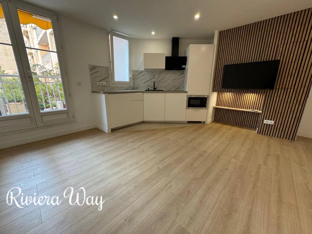 Apartment in Antibes, photo #1, listing #106408050