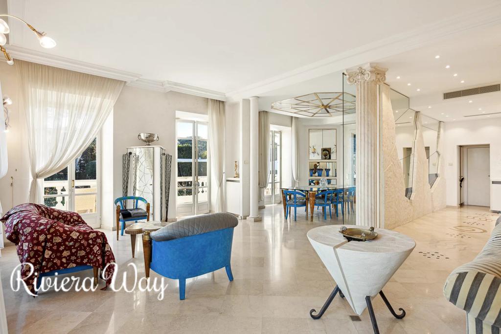 8 room villa in Cap d'Antibes, photo #1, listing #98994168