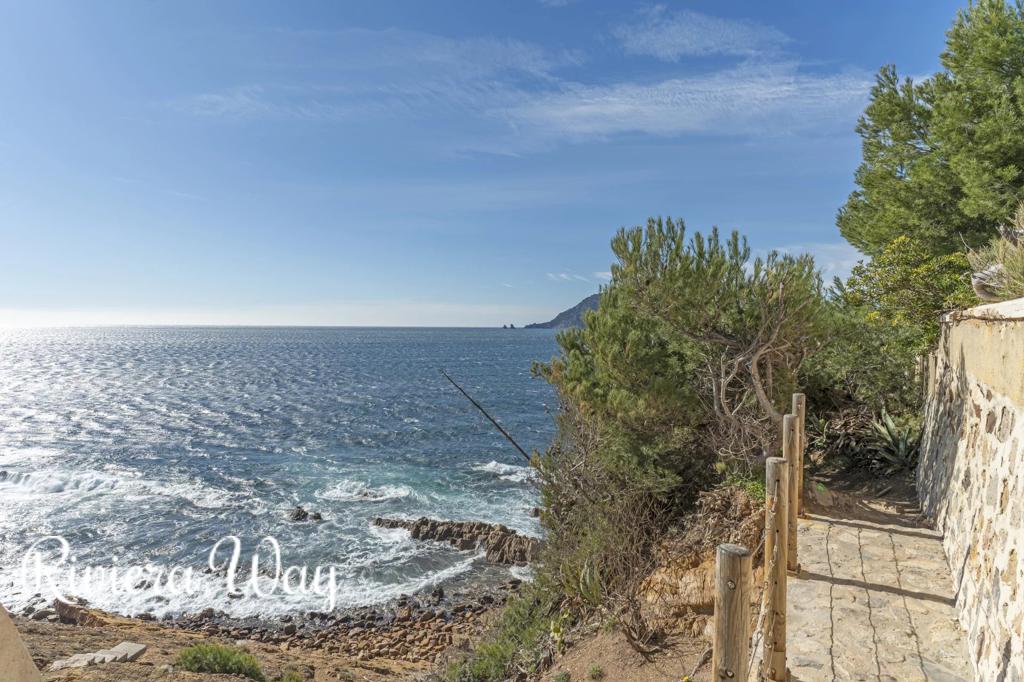 7 room villa in Saint-Mandrier-sur-Mer, photo #1, listing #105532140
