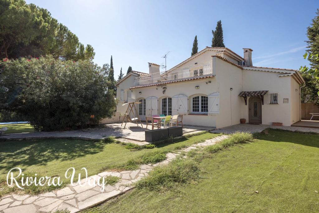 6 room villa in Mougins, photo #9, listing #107133054