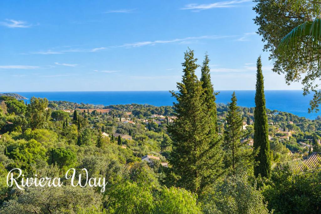 6 room villa in La Croix-Valmer, photo #3, listing #98233002