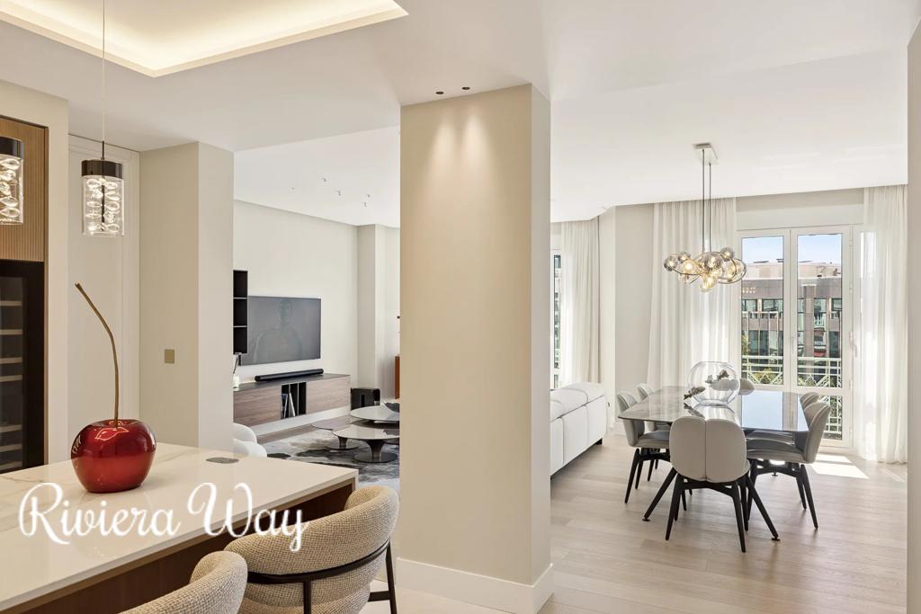 5 room apartment in Cannes, photo #7, listing #104256516