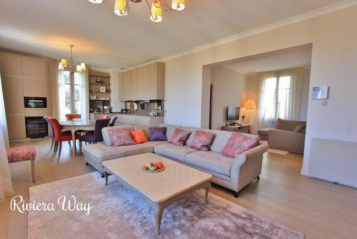 Apartment in Antibes, 124 m², photo #3, listing #103197276